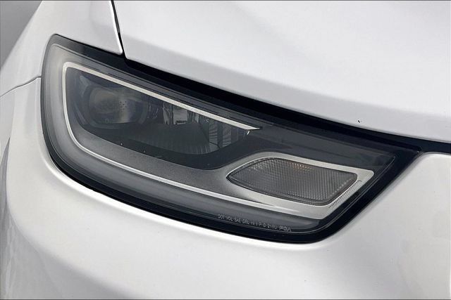 Used 2023 Chrysler Pacifica Limited FWD image 29