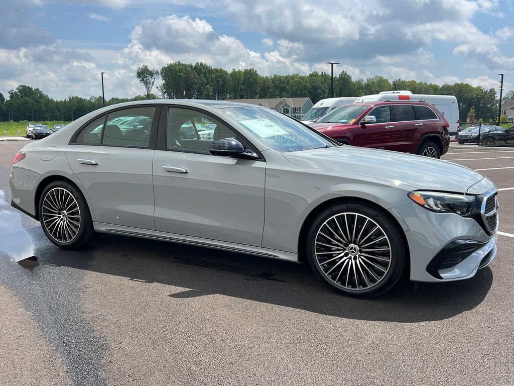 New 2026 Mercedes-Benz E 350 4MATIC Sedan image 2