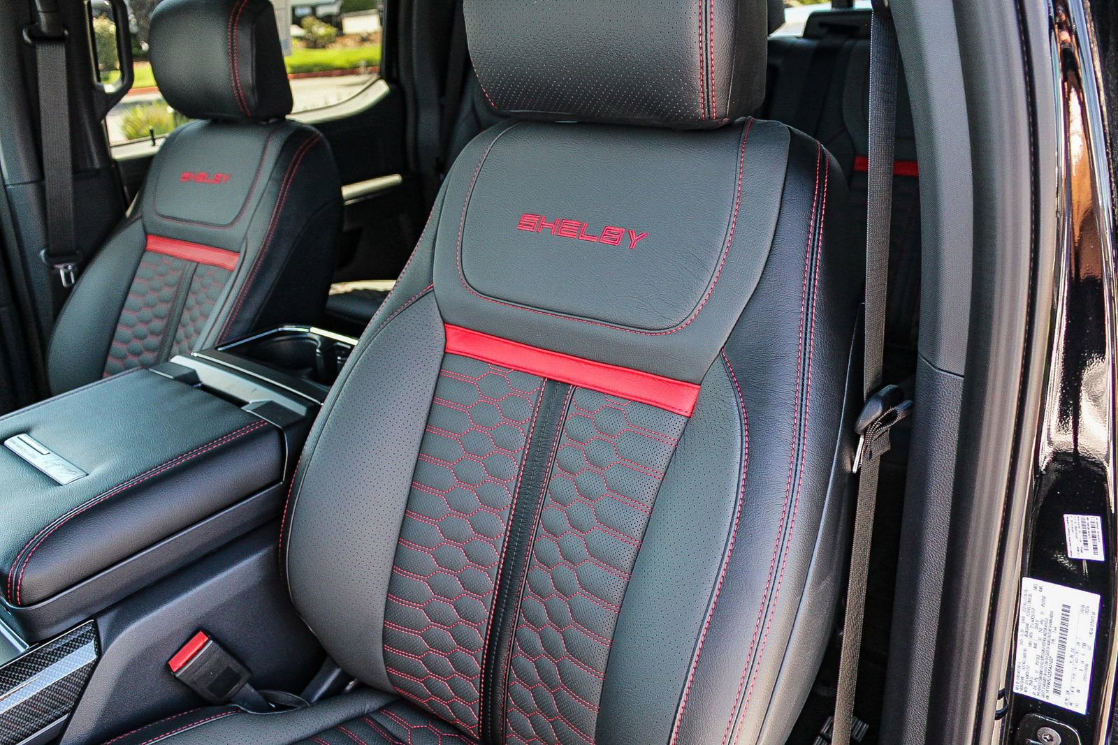 New 2025 Ford F150 Lariat w/ Equipment Group 502A High image 27