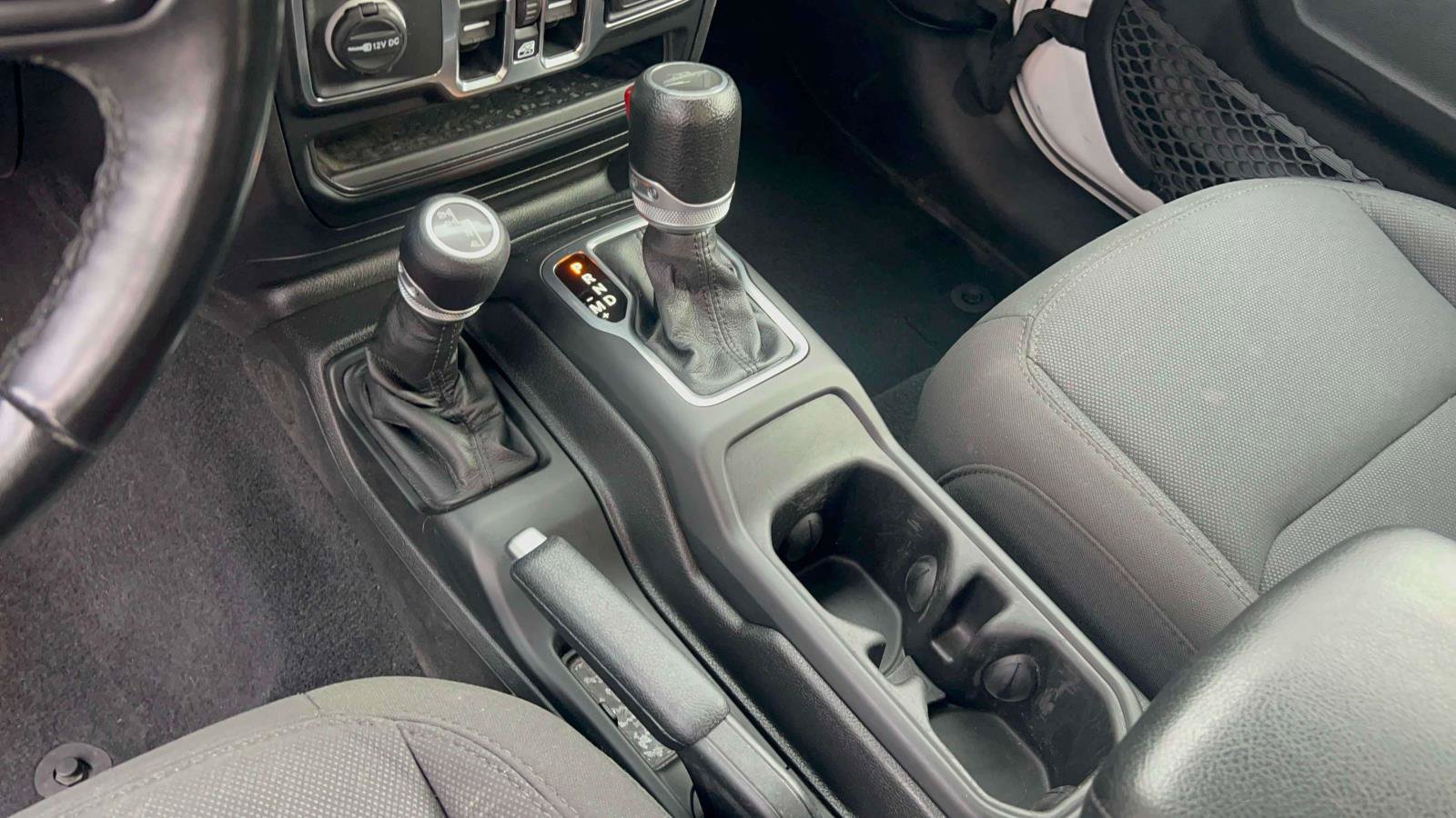 Used 2023 Jeep Gladiator Sport AWD/4WD image 19