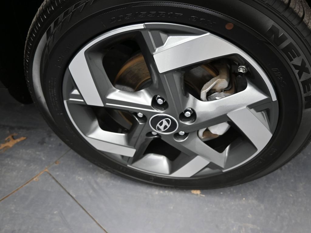 Used 2025 Hyundai Venue SEL image 41