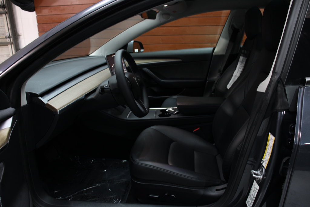Used 2023 Tesla Model 3 Standard Range RWD image 5