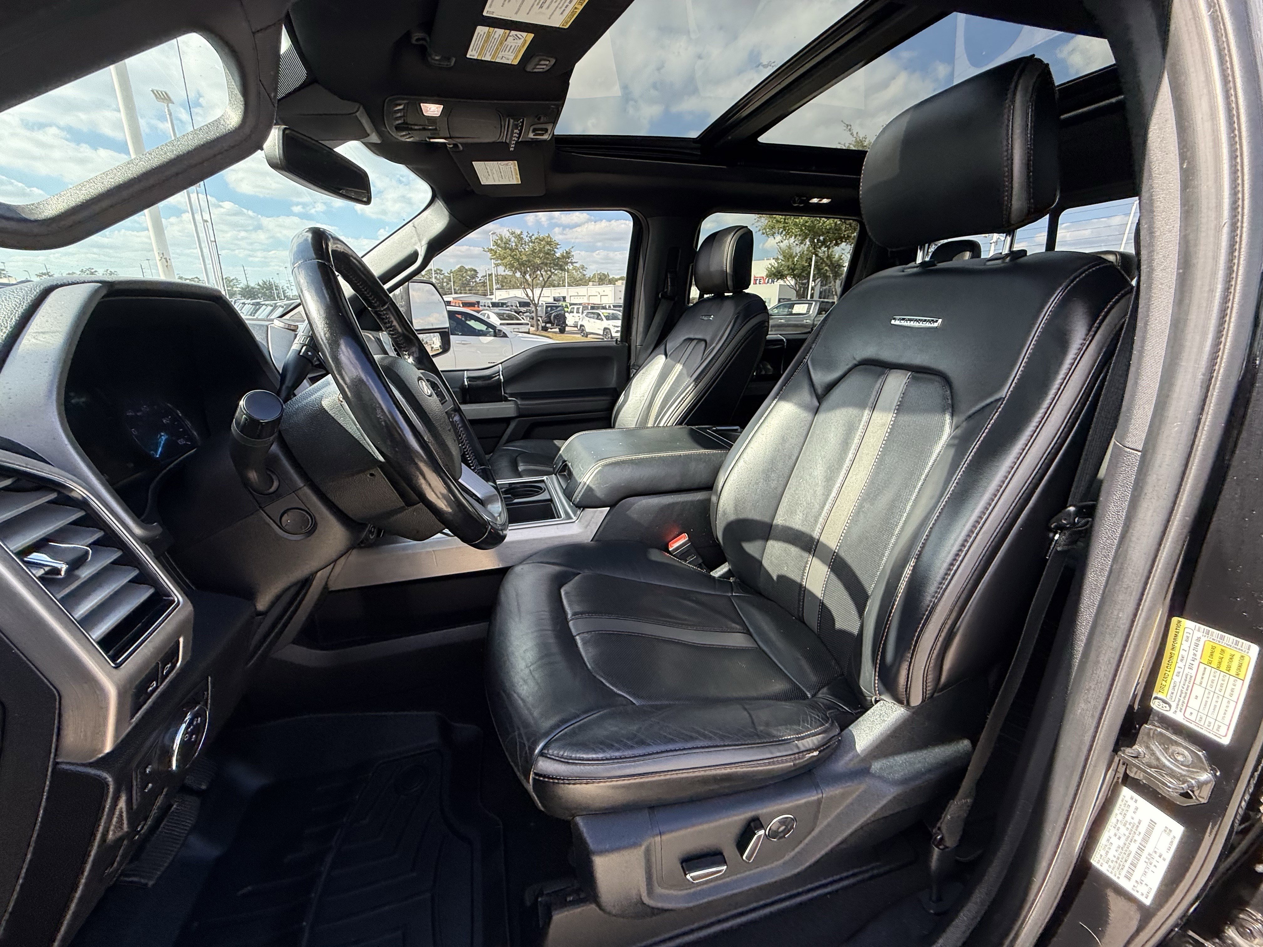 Used 2021 Ford F250 Platinum w/ FX4 Off-Road Package image 28