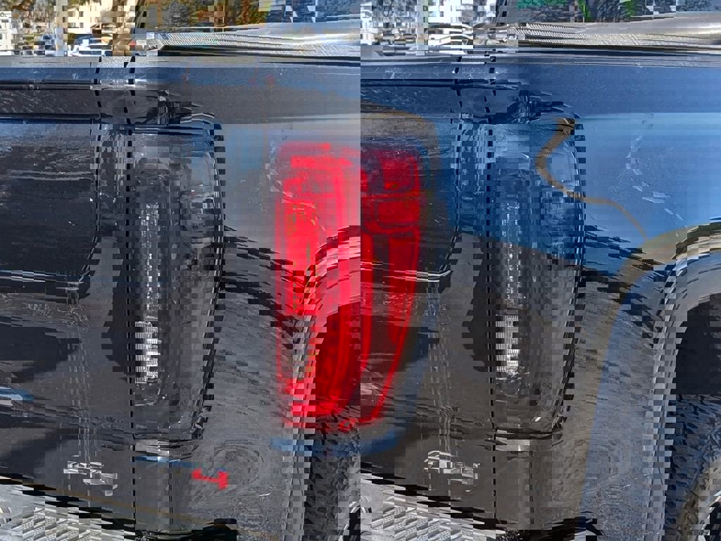 Used 2020 GMC Sierra 1500 AT4 w/ AT4 Premium Package image 7