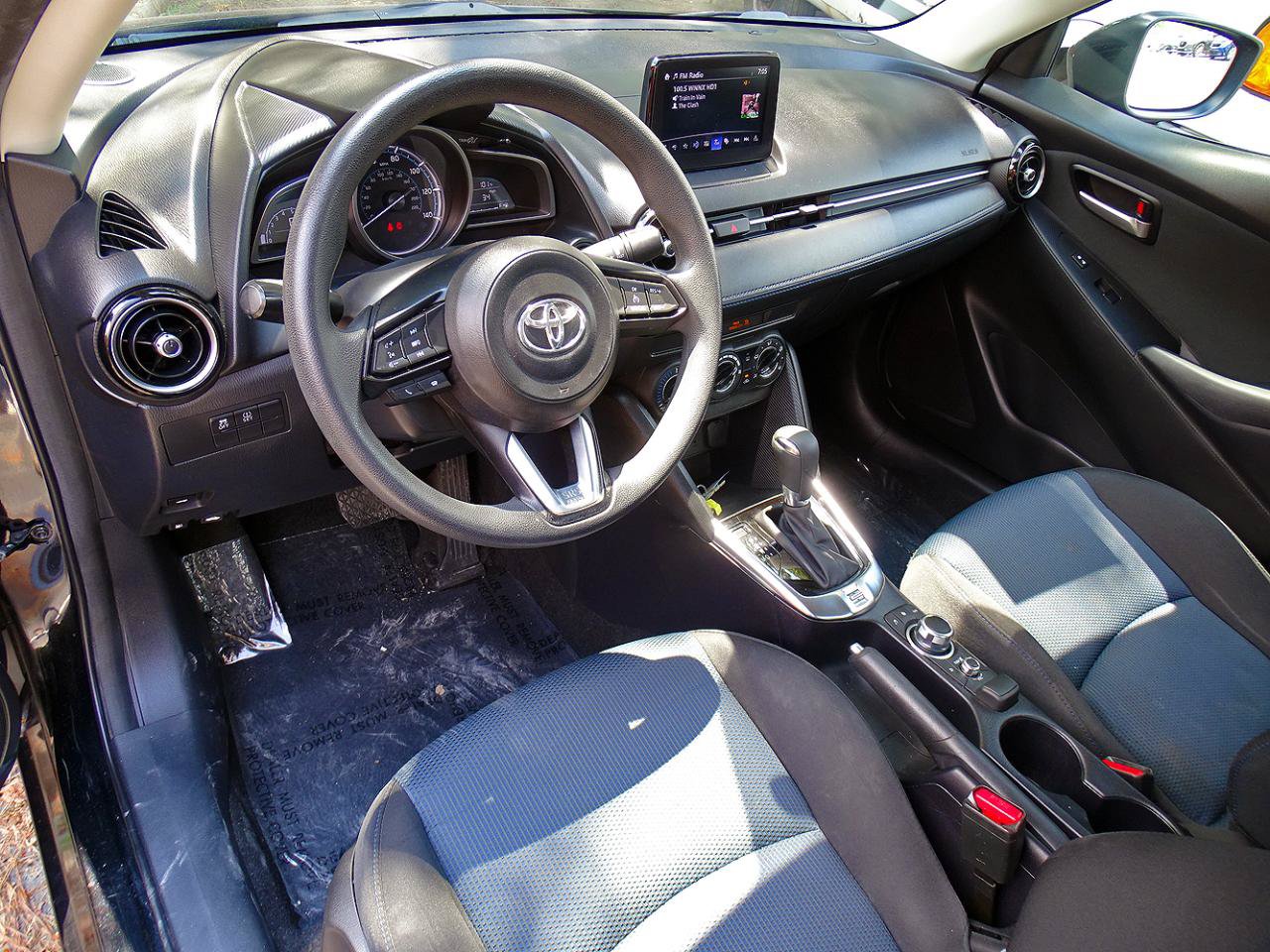 Used 2019 Toyota Yaris LE FWD image 21