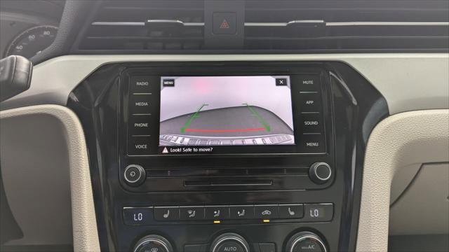 Used 2021 Volkswagen Passat 2.0T SE image 29