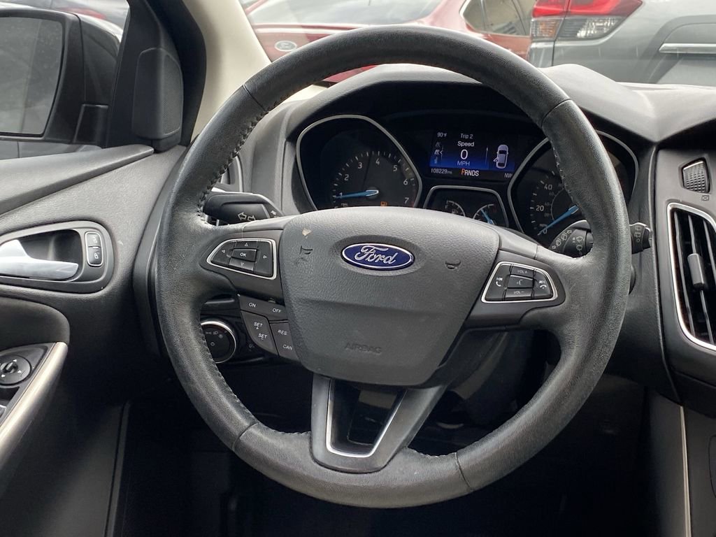 Used 2017 Ford Focus Titanium image 3
