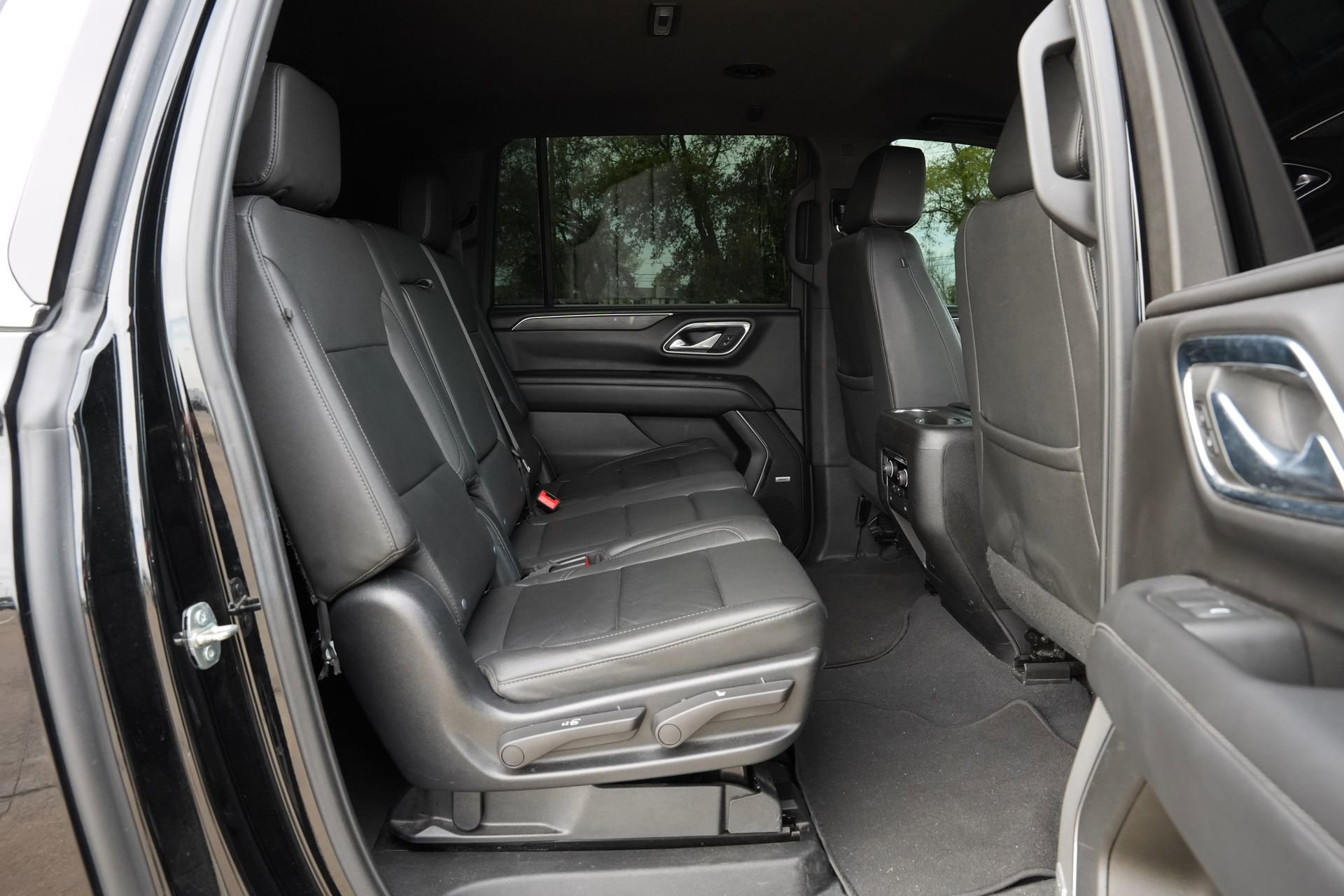 Used 2023 Chevrolet Suburban LT AWD/4WD image 24