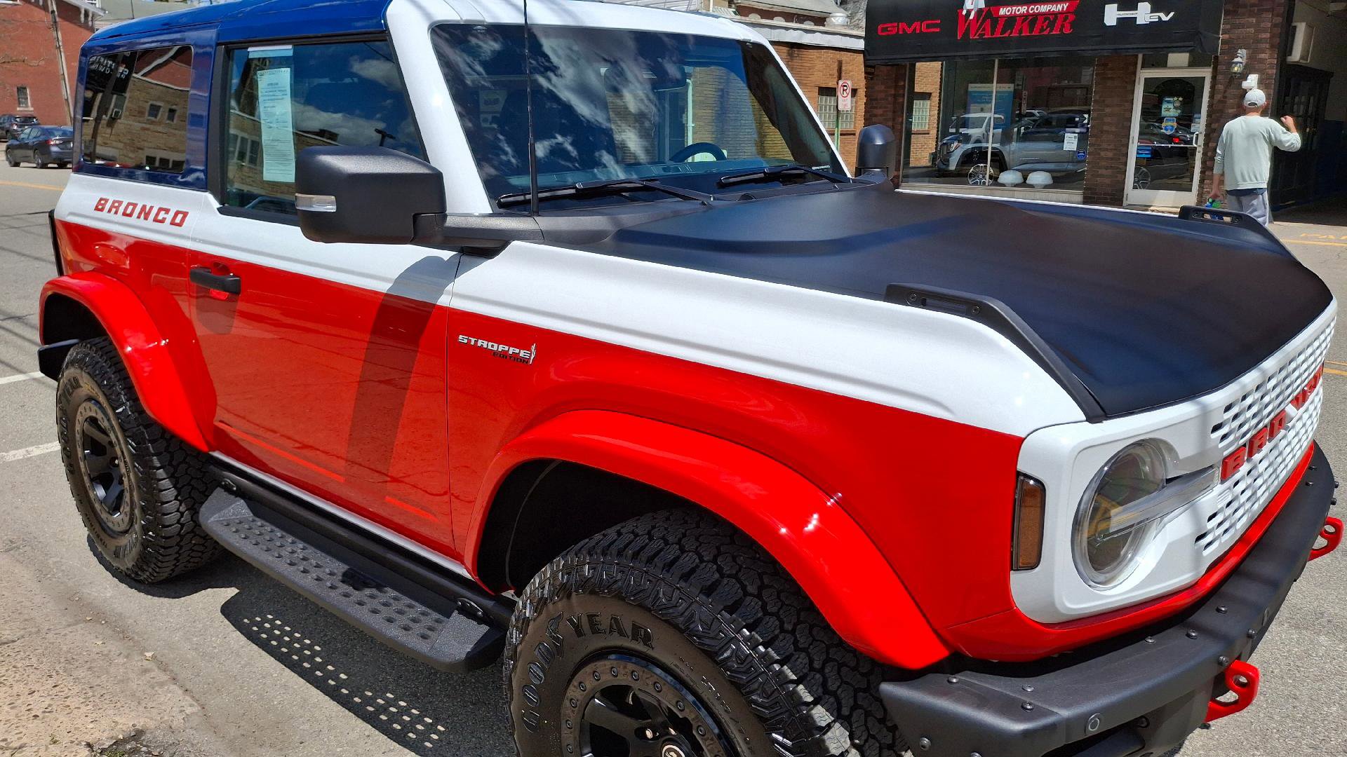 Used 2025 Ford Bronco Stroppe Edition AWD/4WD image 1