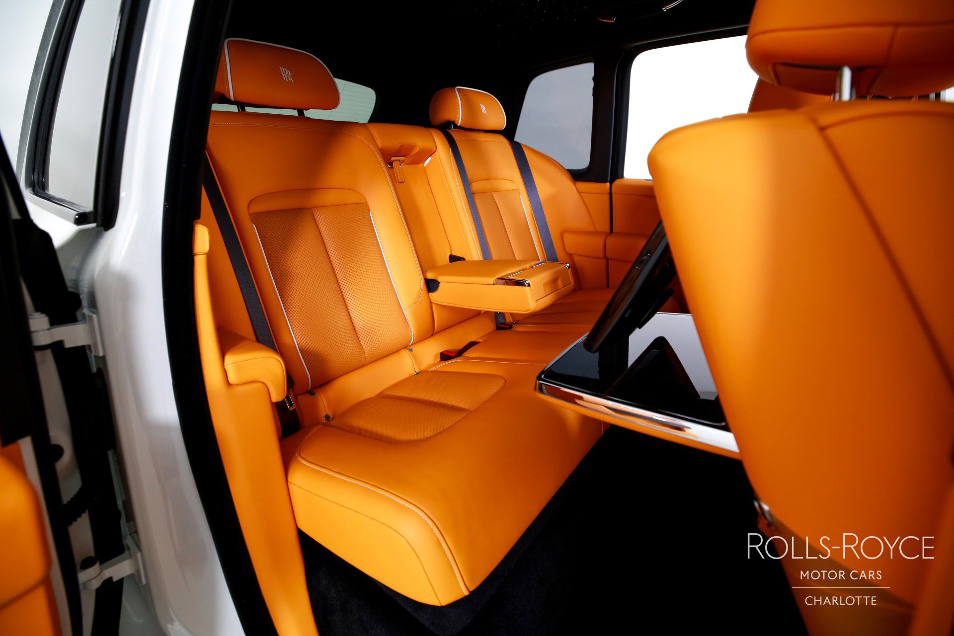 Used 2025 Rolls-Royce Cullinan Black Badge image 29