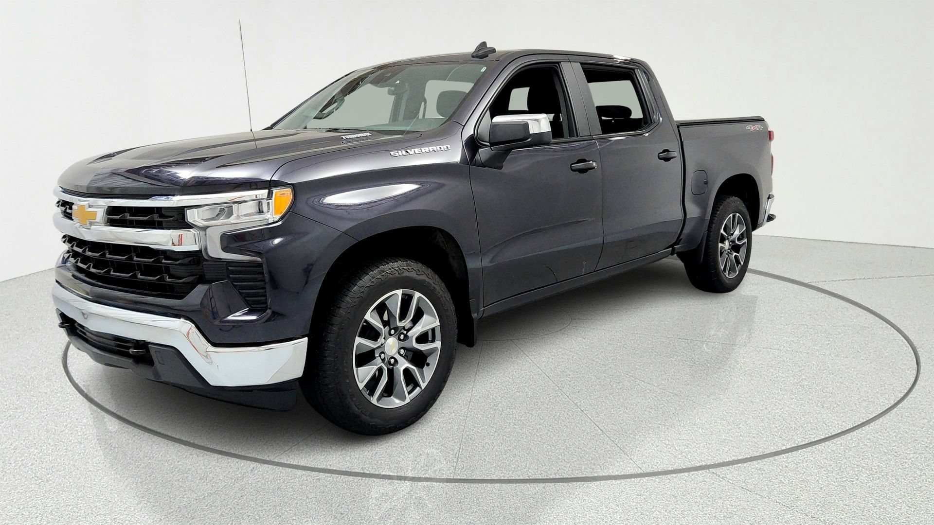 Used 2024 Chevrolet Silverado 1500 LT AWD/4WD image 1
