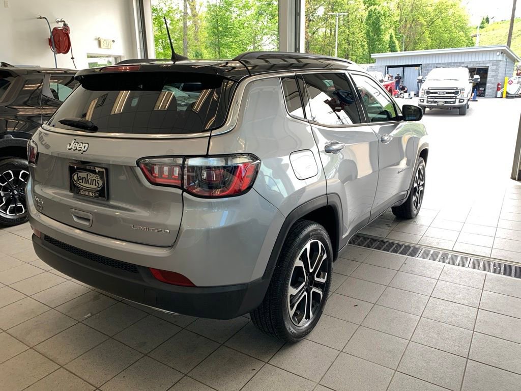 Used 2023 Jeep Compass Limited AWD/4WD image 15