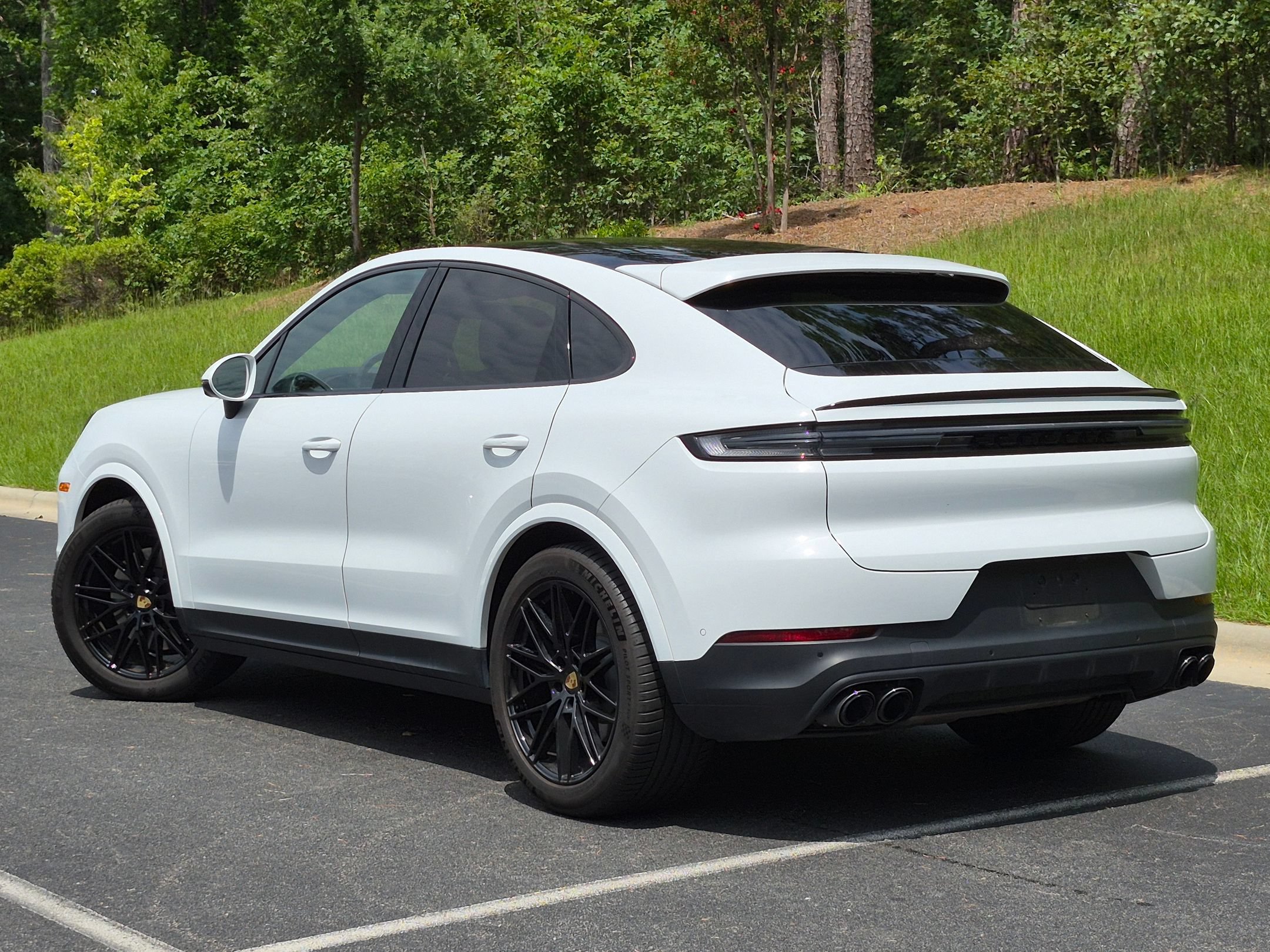 Certified 2024 Porsche Cayenne Coupe AWD/4WD image 3
