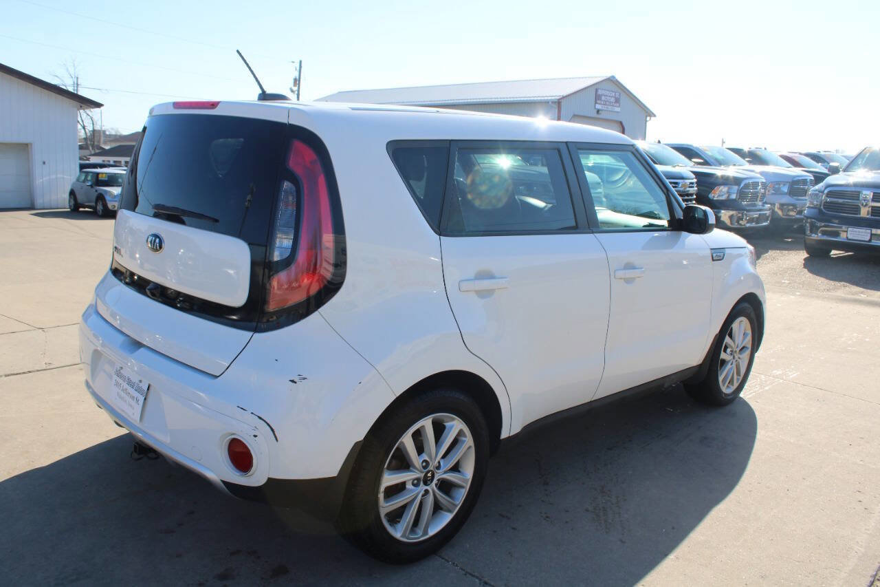 Used 2018 Kia Soul + image 8