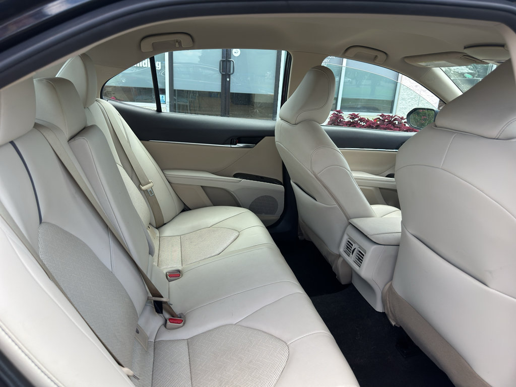 Used 2022 Toyota Camry XLE FWD image 14