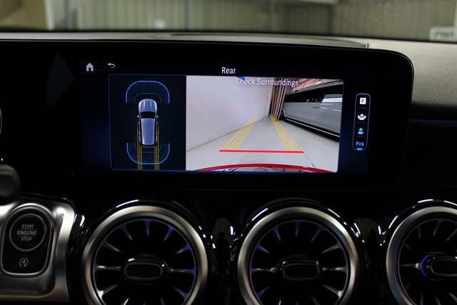 Used 2024 Mercedes-Benz GLB 250 4MATIC image 29