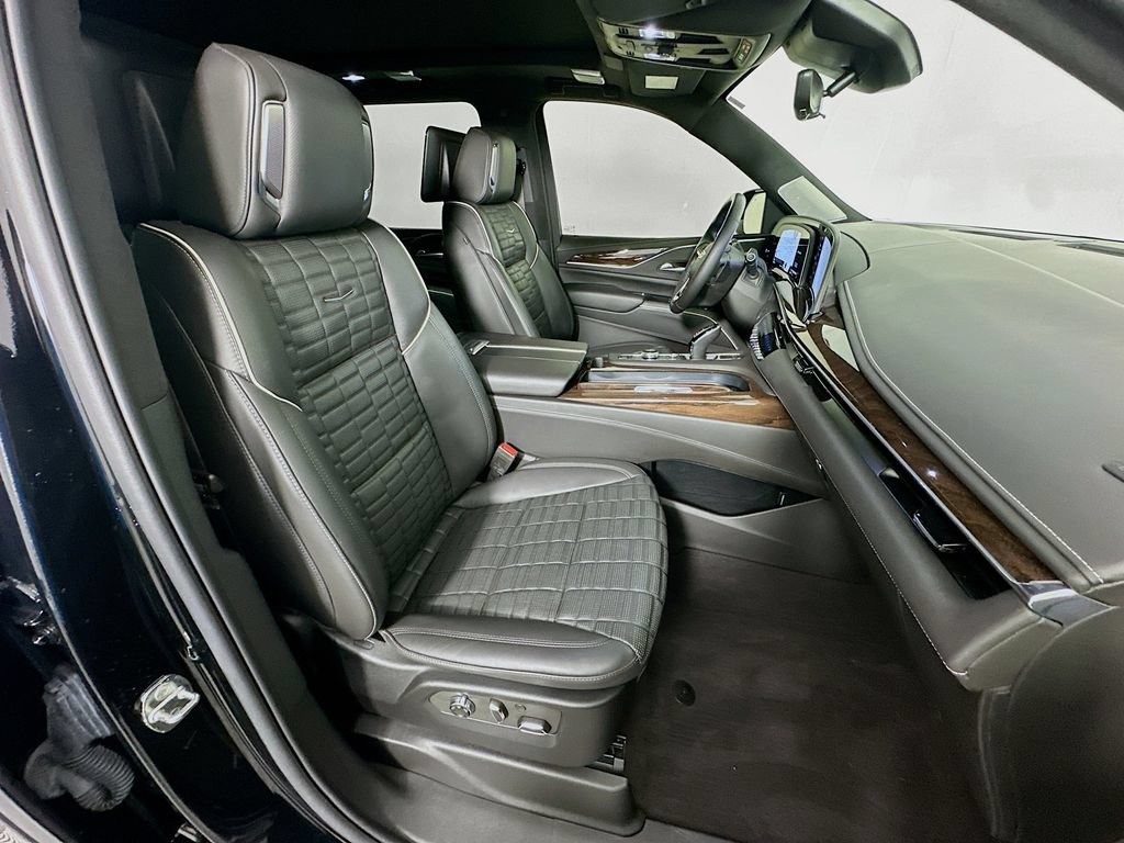 Used 2022 Cadillac Escalade ESV Sport Platinum AWD/4WD image 31