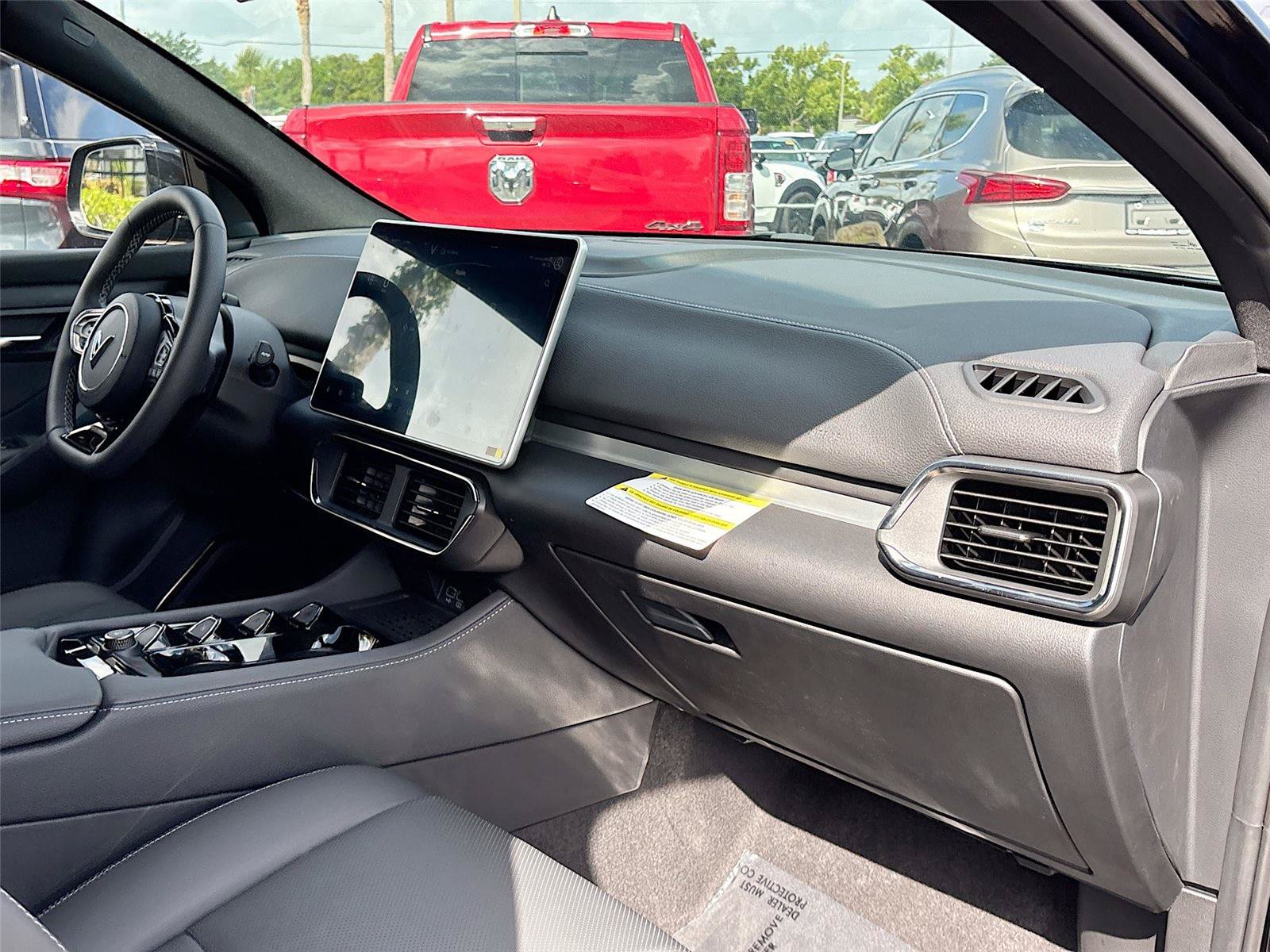 New 2025 VinFast VF 8 Plus AWD/4WD image 28