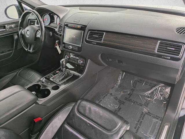 Used 2014 Volkswagen Touareg TDI image 20