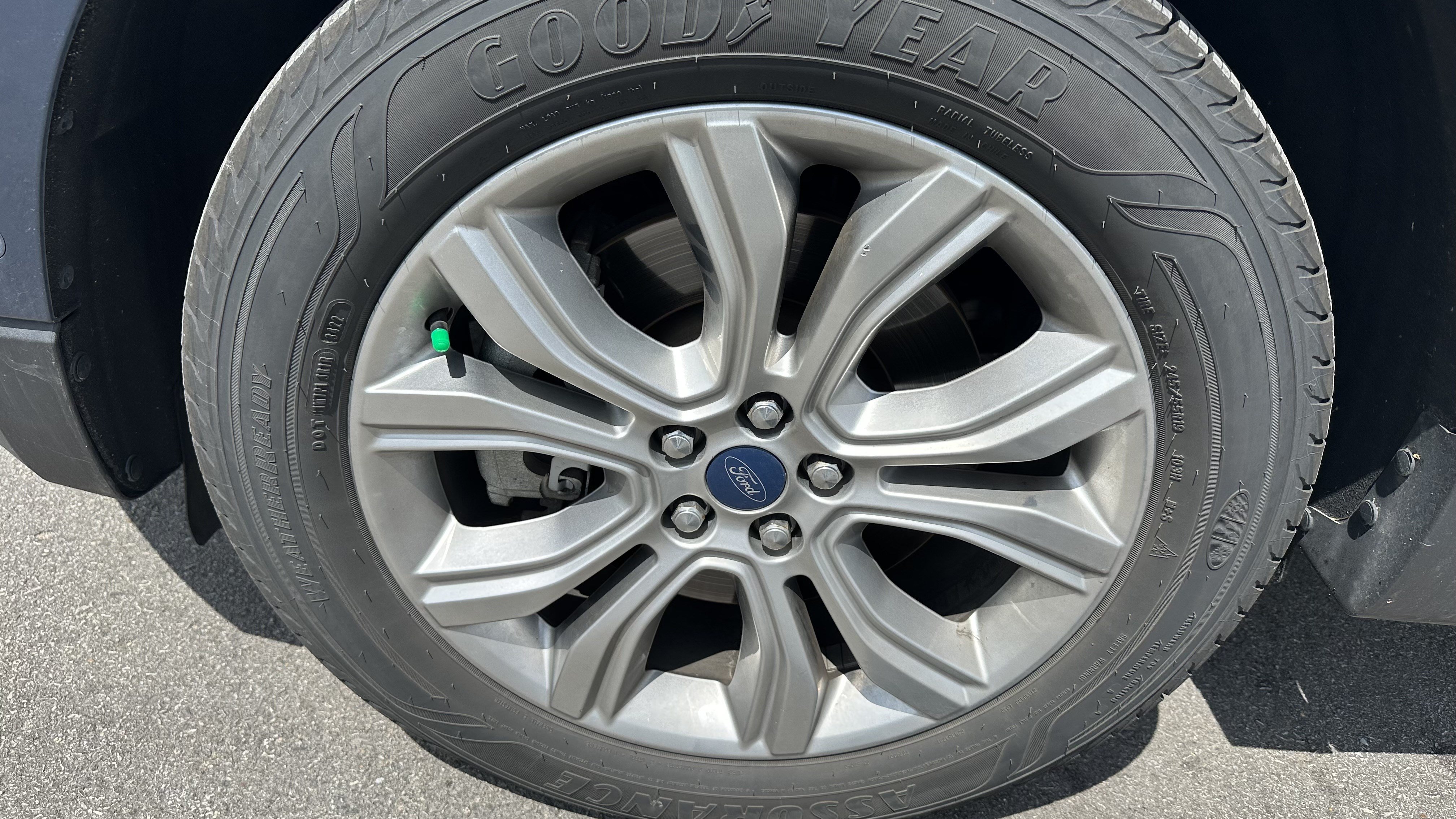 Used 2019 Ford Edge Titanium w/ Equipment Group 301A AWD/4WD image 13