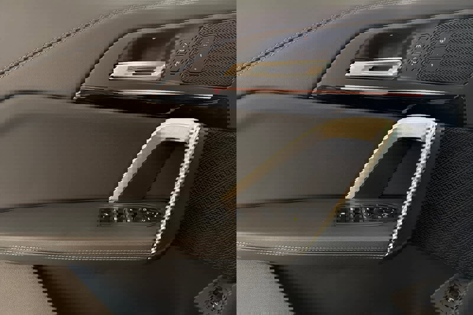 Used 2023 BMW X1 xDrive28i w/ Convenience Package image 12