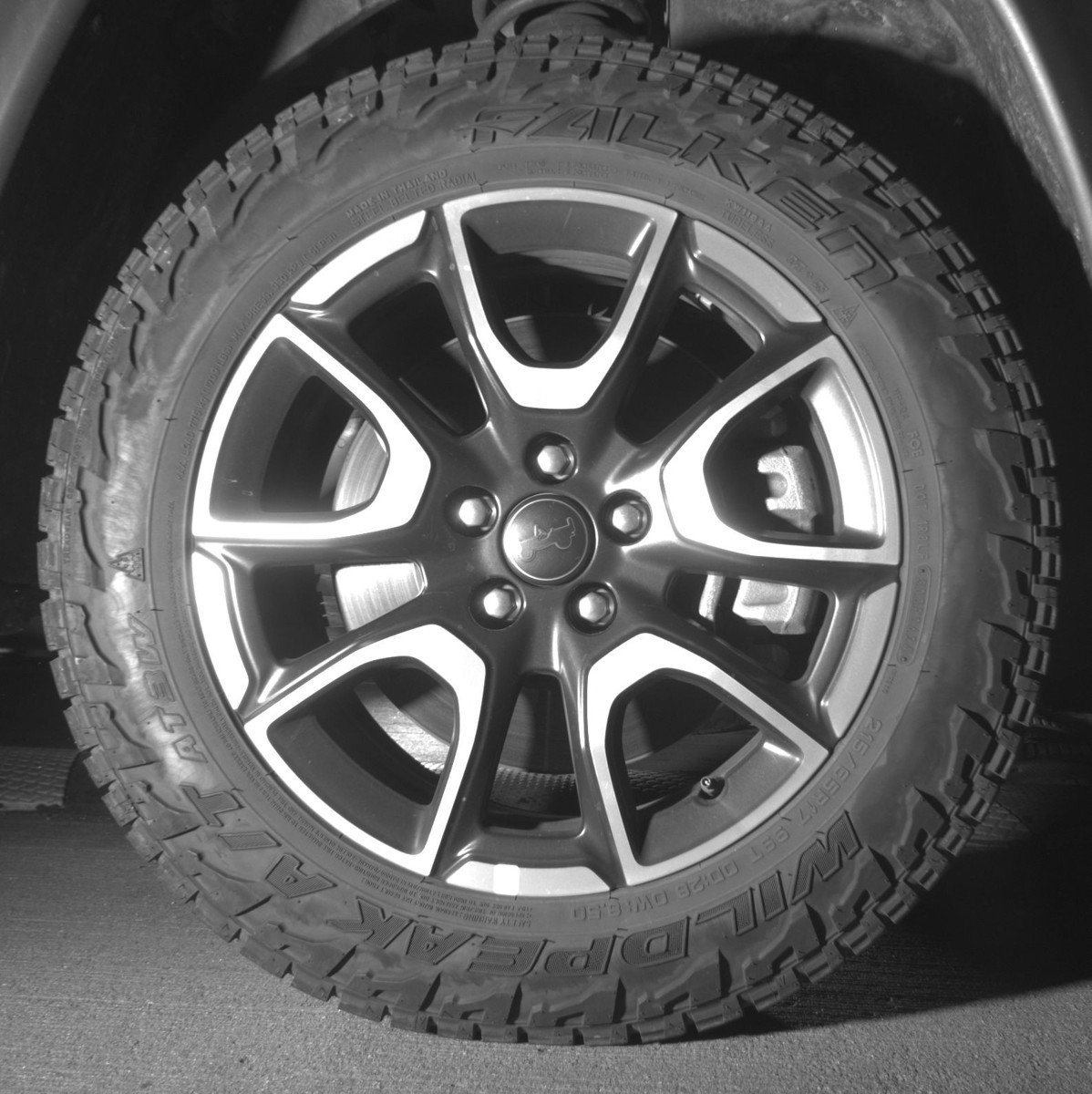 Used 2025 Jeep Compass Trailhawk image 13