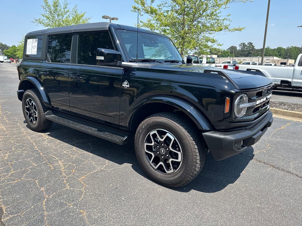 Certified 2025 Ford Bronco Outer Banks AWD/4WD image 1