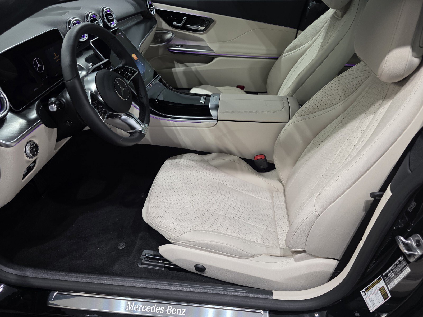 Used 2024 Mercedes-Benz CLE 300 4MATIC Coupe image 6