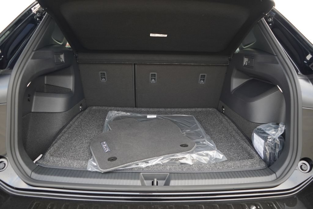 New 2026 Volkswagen Tiguan SEL R-Line AWD/4WD image 14