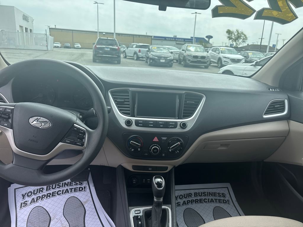 Used 2022 Hyundai Accent SEL FWD image 17