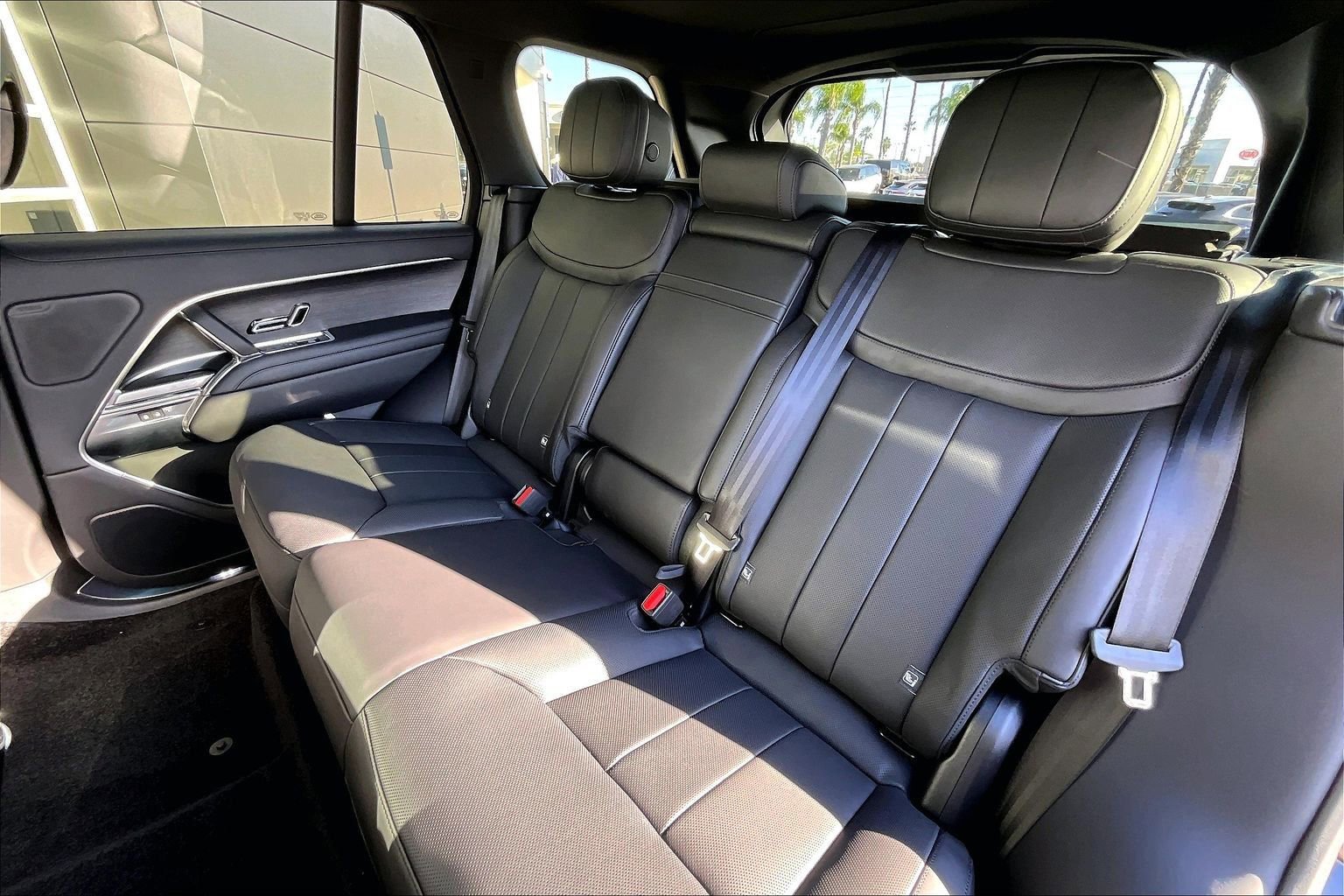 New 2026 Land Rover Range Rover SE image 10