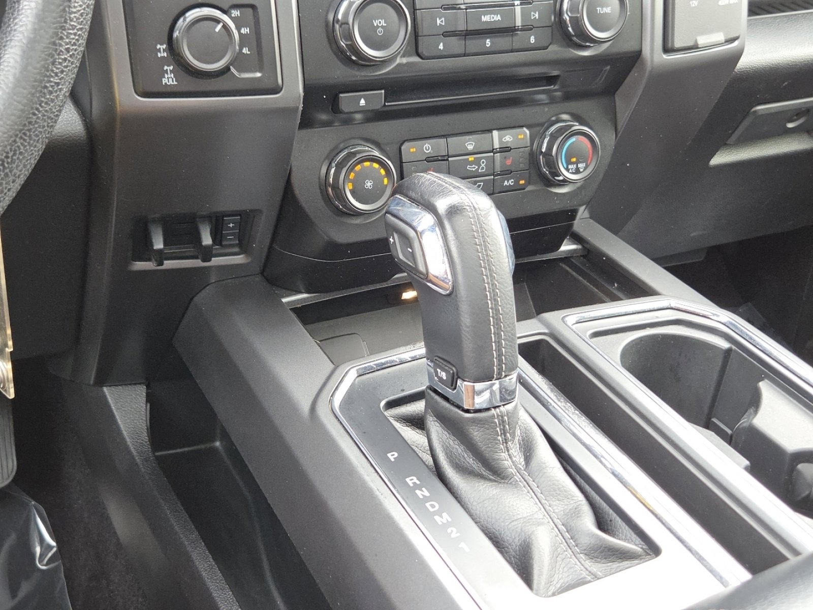 Used 2016 Ford F150 XLT w/ Equipment Group 302A Luxury AWD/4WD image 36