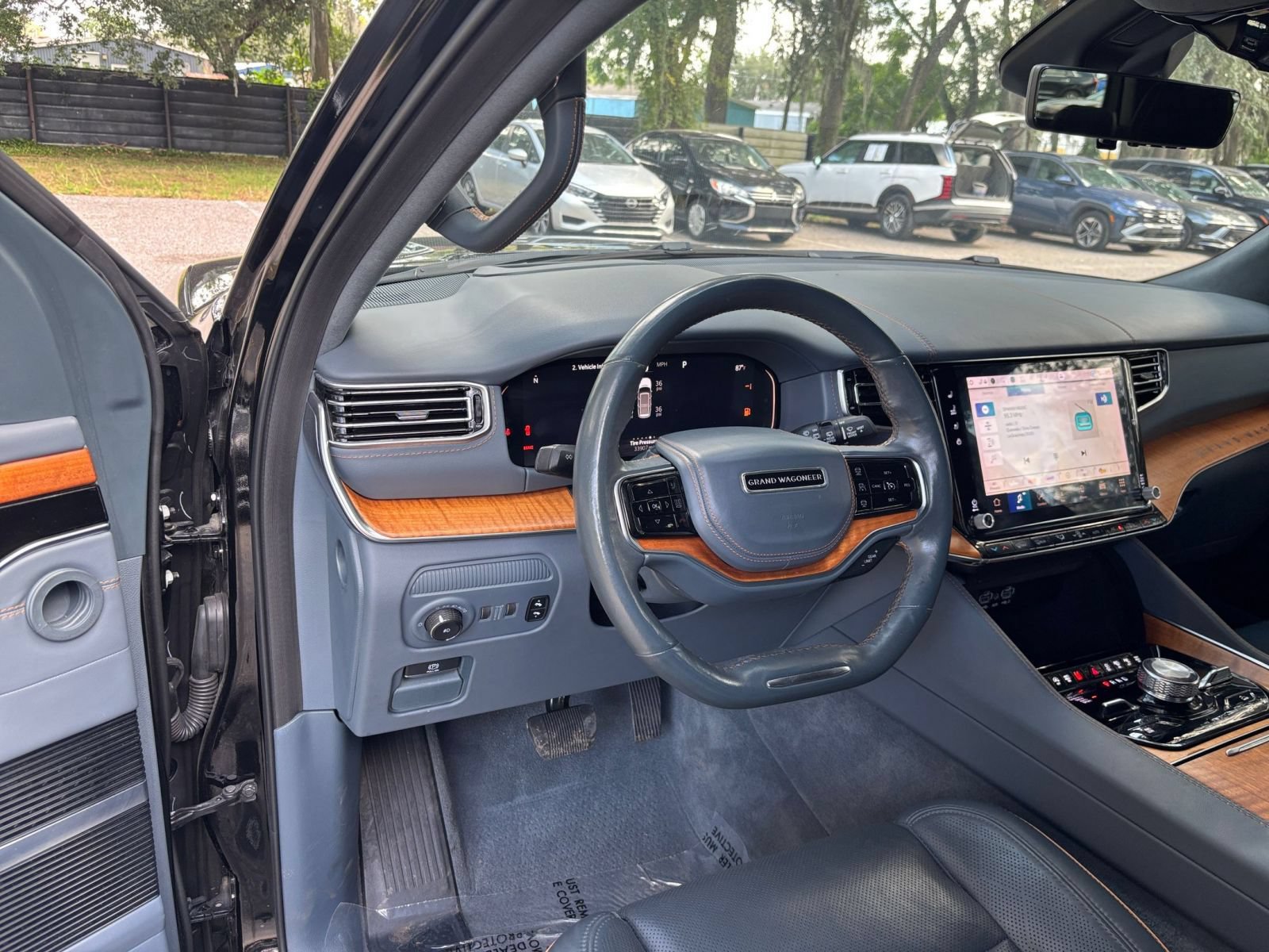 Used 2023 Jeep Grand Wagoneer Series II AWD/4WD image 38