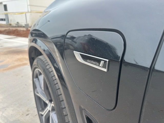 Used 2022 BMW X5 xDrive45e w/ M Sport Package AWD/4WD image 3