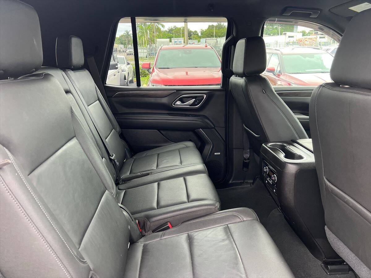 Used 2021 Chevrolet Tahoe Z71 w/ Luxury Package AWD/4WD image 10
