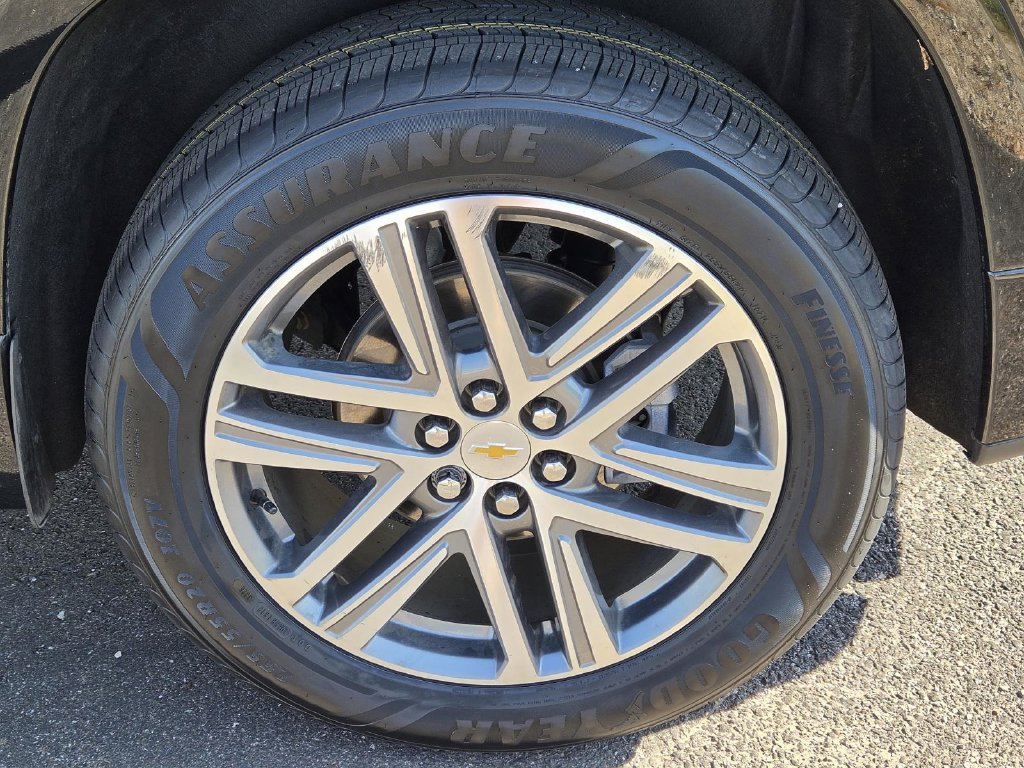 Used 2023 Chevrolet Traverse High Country FWD image 51