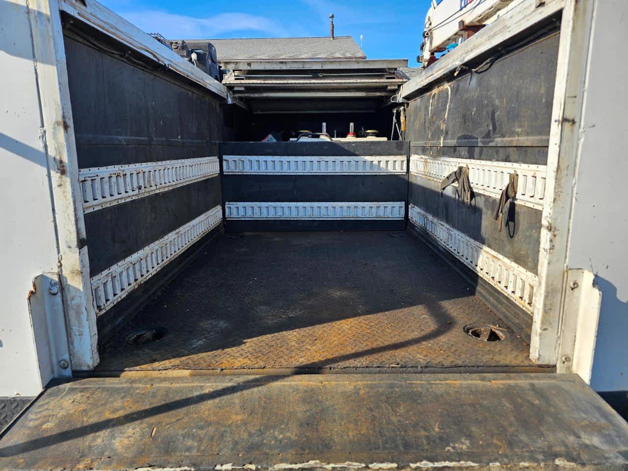 Used 2018 Ford F550 4x4 Regular Cab Super Duty image 3