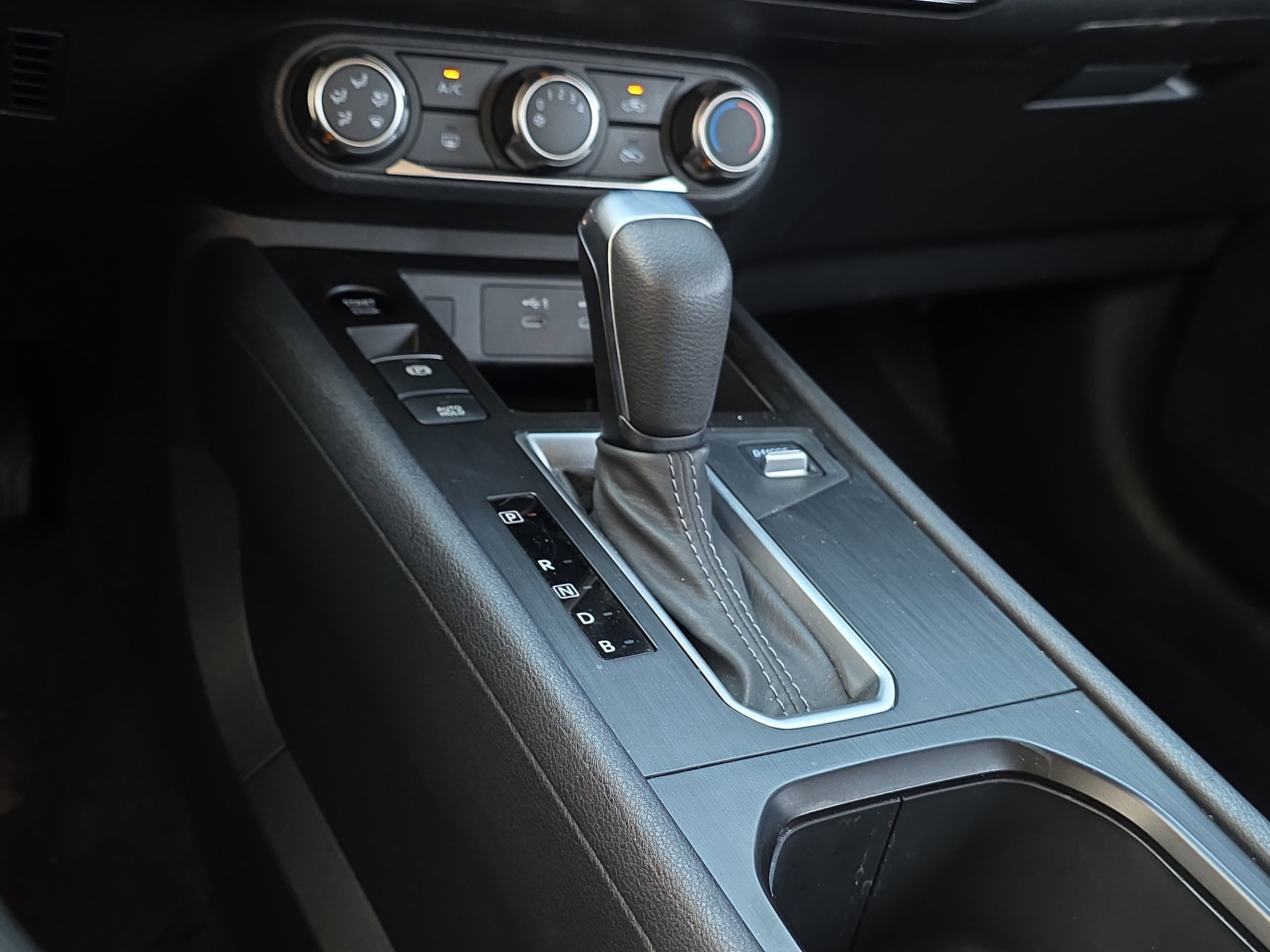 Used 2025 Nissan Kicks SV image 23