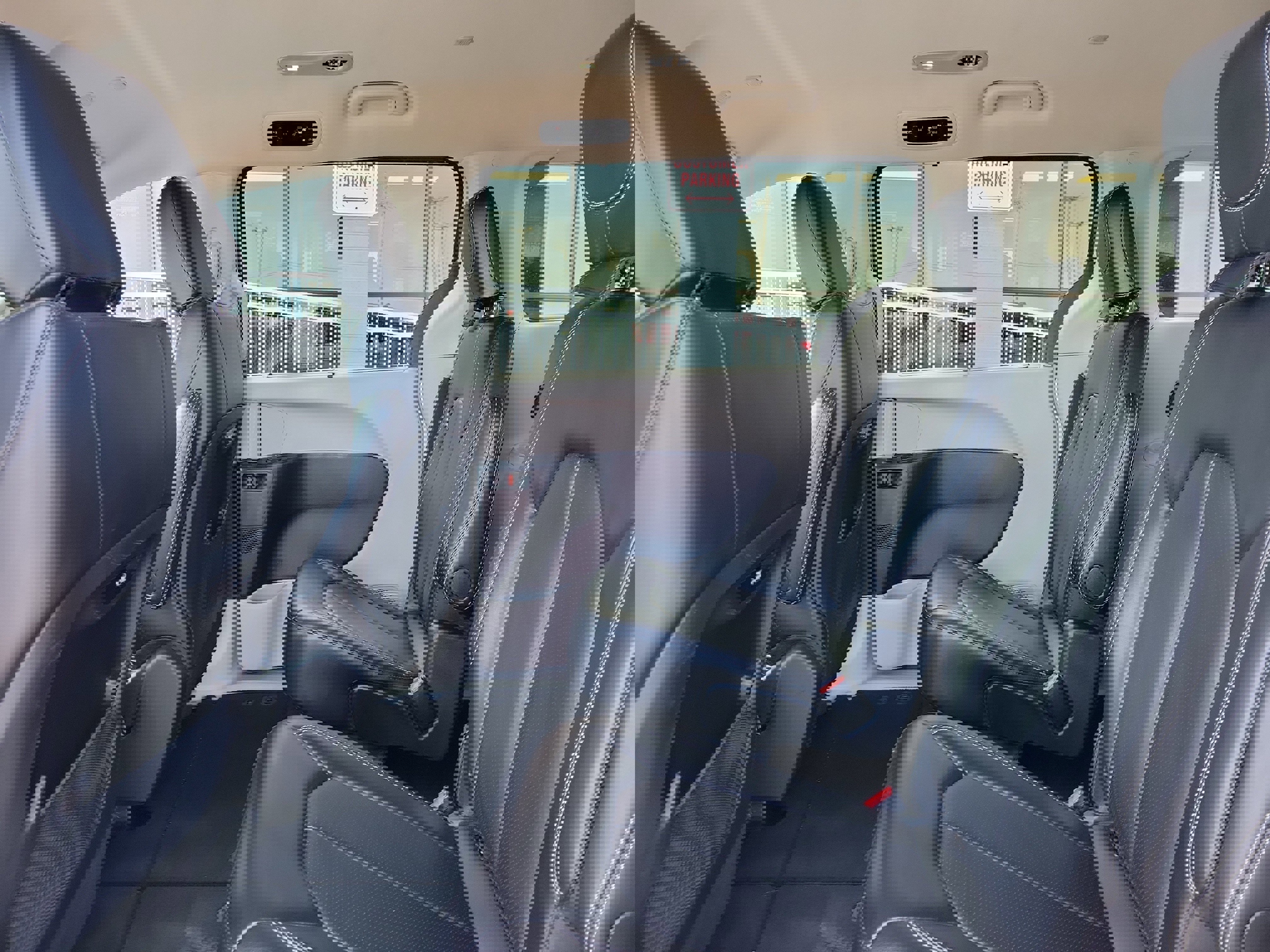 Used 2024 Chrysler Pacifica Touring-L image 11