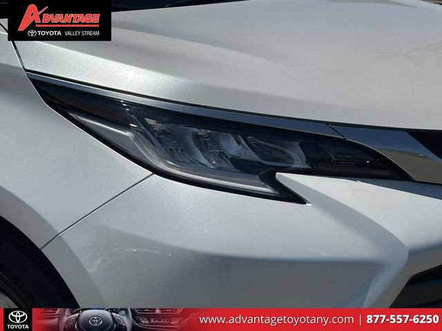 Certified 2023 Toyota Sienna Limited AWD/4WD image 12