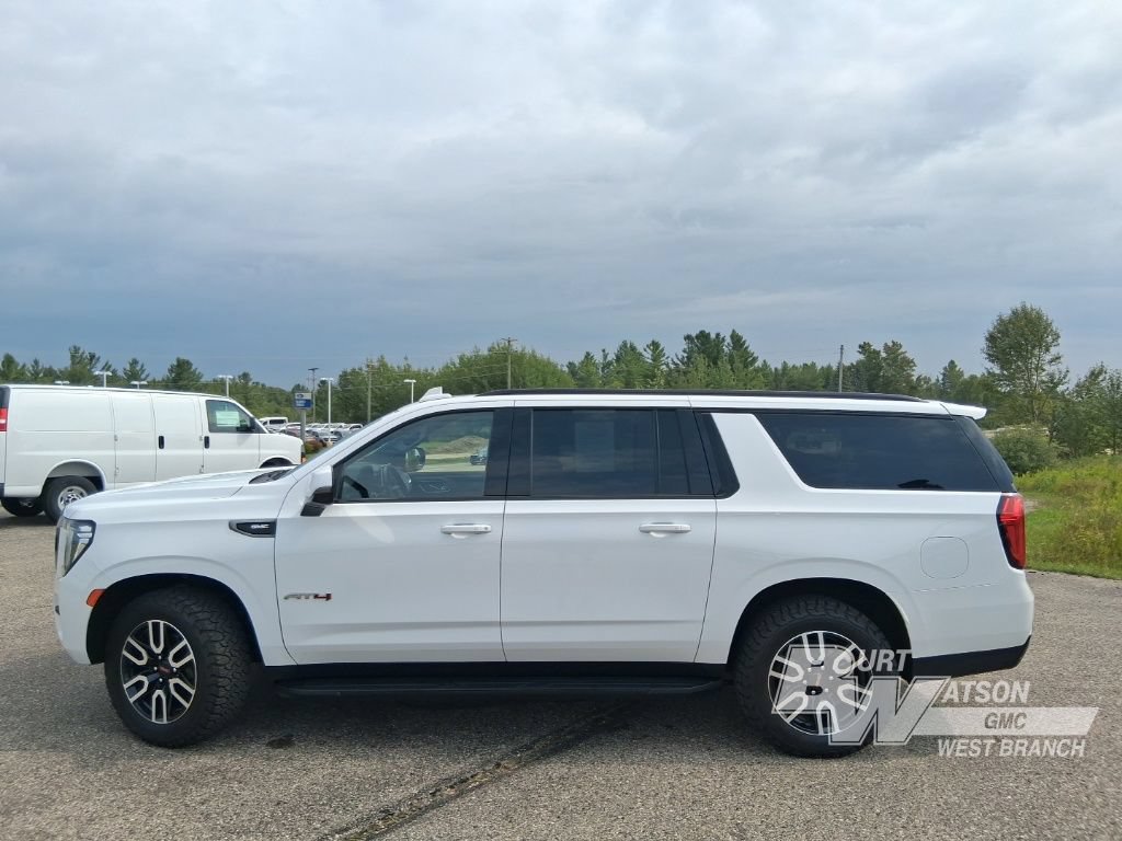 Used 2023 GMC Yukon XL AT4 w/ Max Trailering Package AWD/4WD image 3