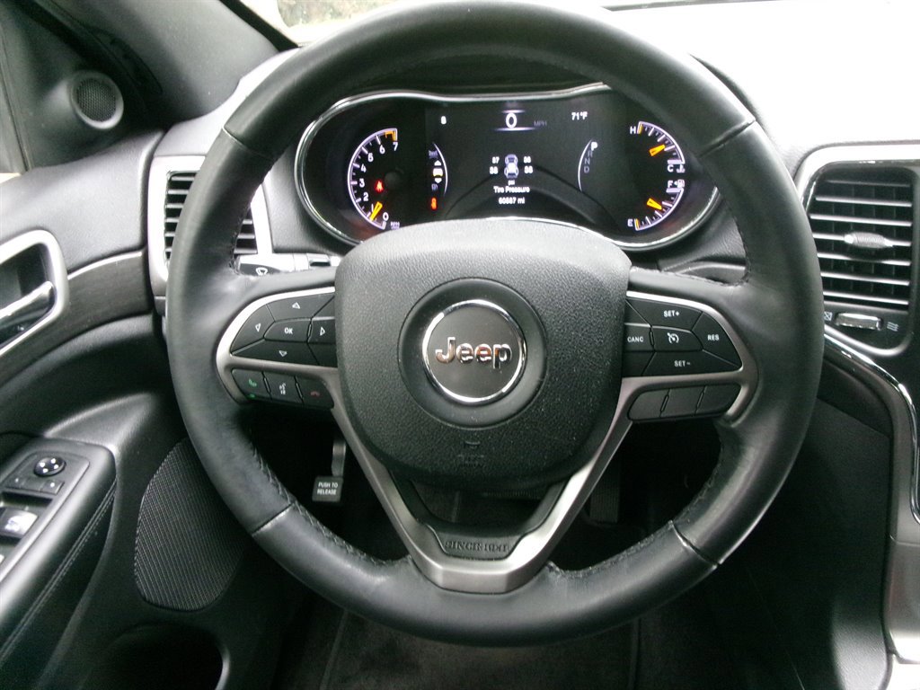 Used 2018 Jeep Grand Cherokee Laredo image 16