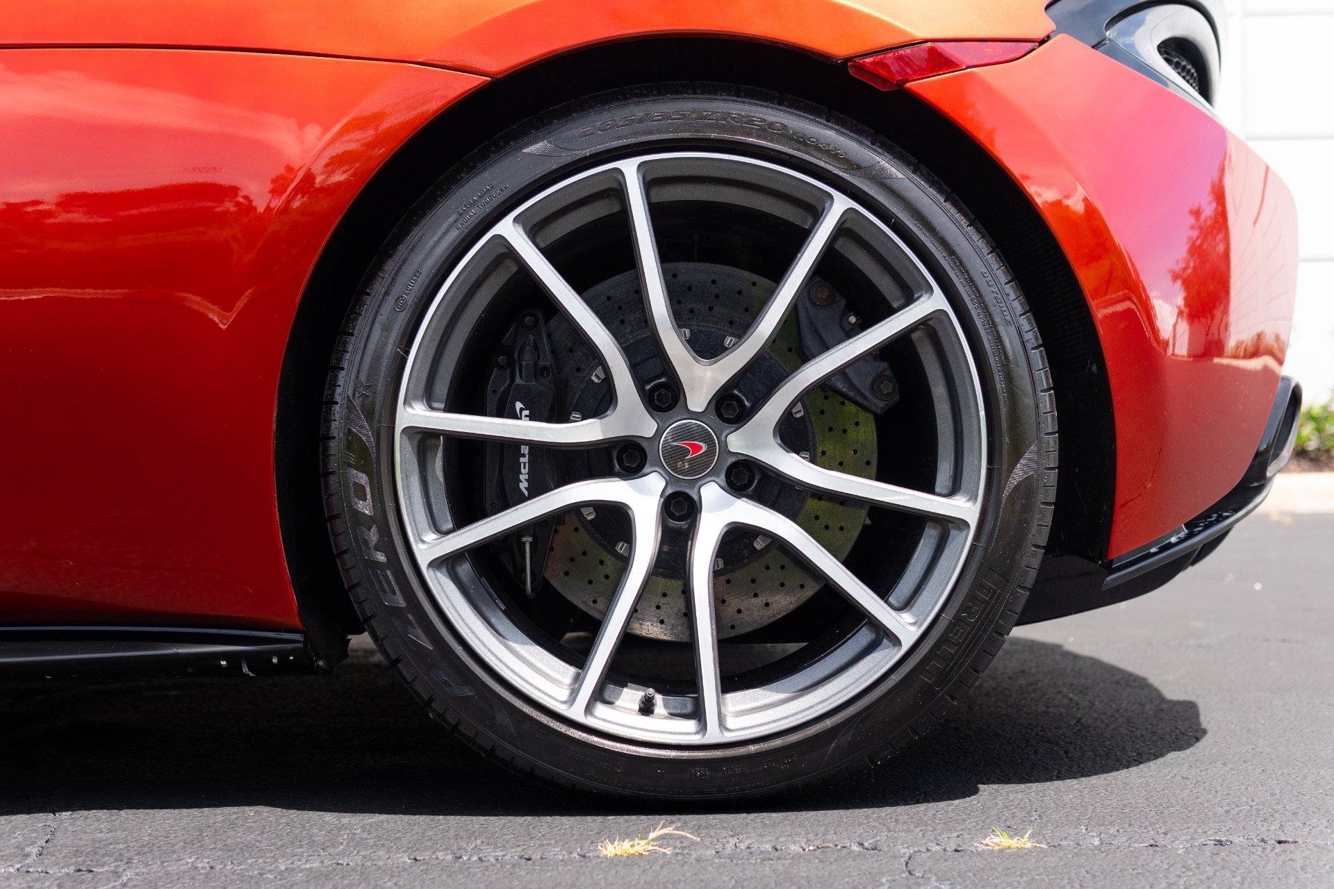 Used 2018 McLaren 570S RWD image 25