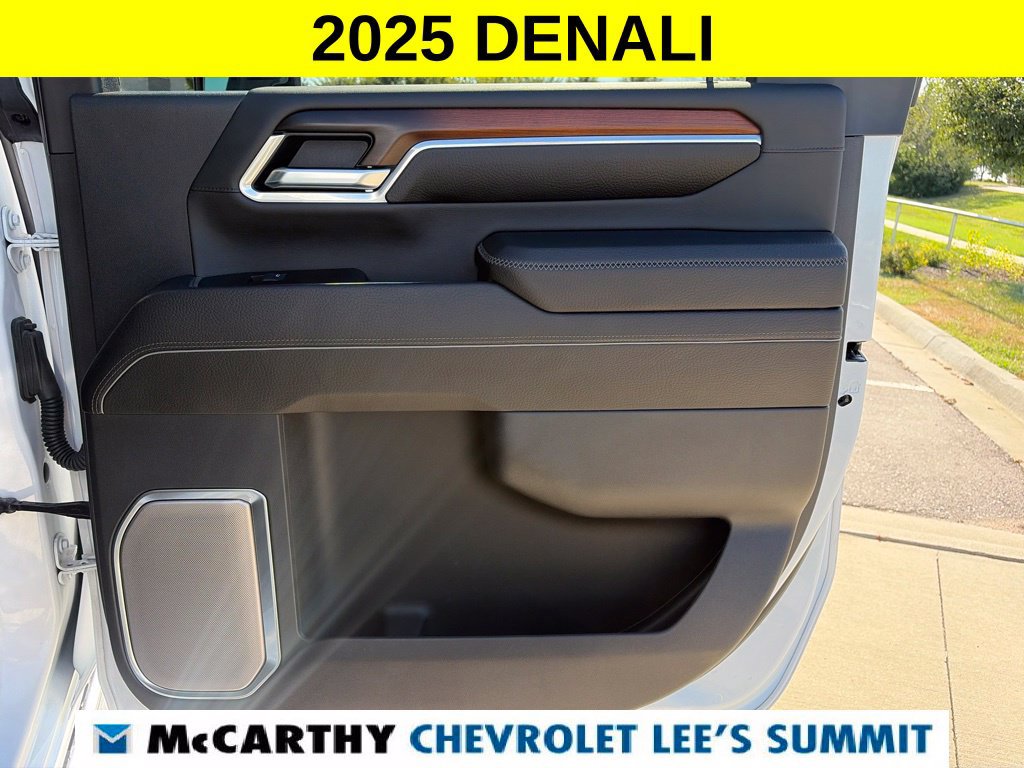 Used 2025 GMC Sierra 3500 Denali AWD/4WD image 34