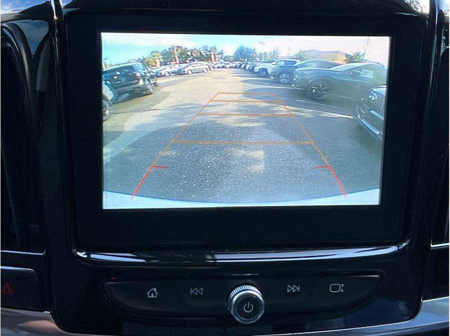 Used 2019 Chevrolet Traverse LT image 18