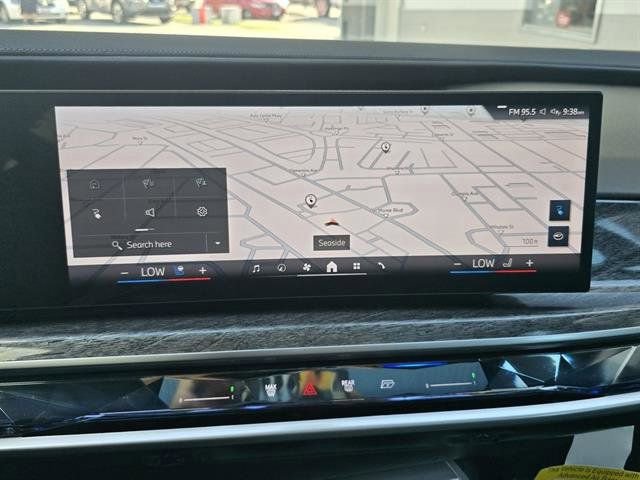 Used 2024 BMW i7 xDrive60 image 5