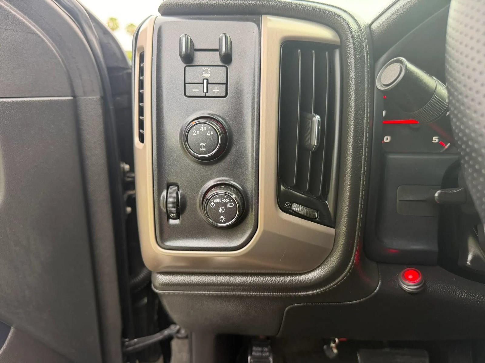 Used 2016 GMC Sierra 2500 Denali w/ Duramax Plus Package AWD/4WD image 42