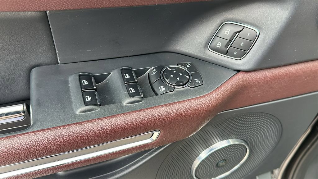 Used 2024 Ford Expedition Limited image 12