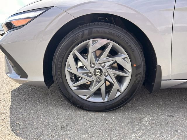 New 2025 Hyundai Elantra Blue image 9