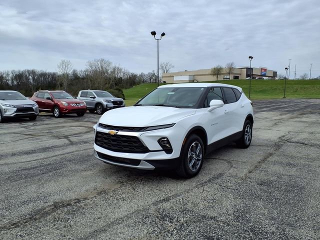 Used 2025 Chevrolet Blazer LT AWD/4WD image 36